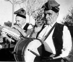 1945