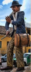 statue
