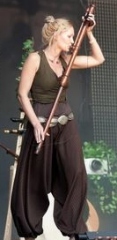 fujara player
